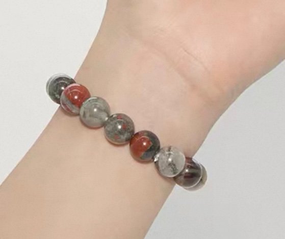 Afrikamischer Blutstein – Kraftvoller Schutzstein - Image 4