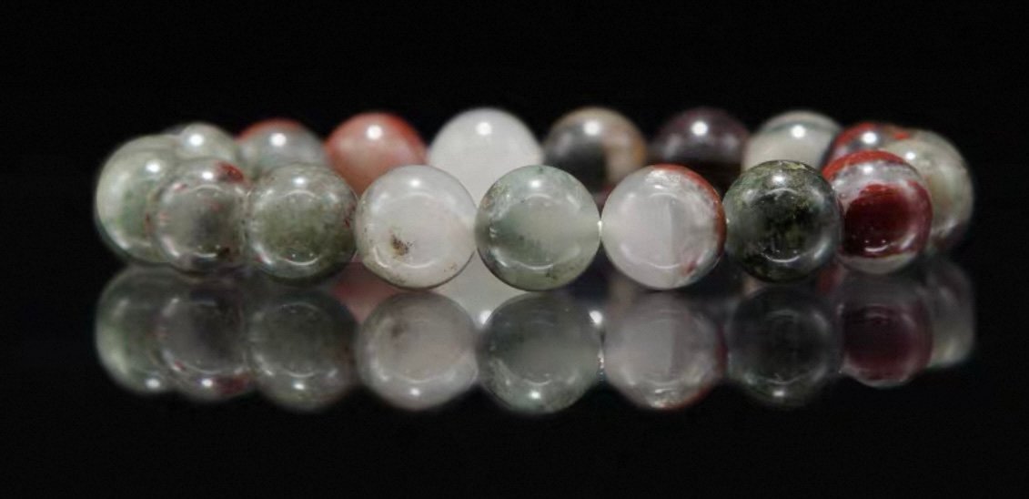 Afrikamischer Blutstein – Kraftvoller Schutzstein